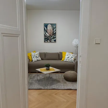 Διαμέρισμα Spacious And Relaxed 2br Ap For Friends And Families Πράγα