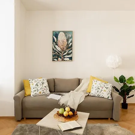 Spacious And Relaxed 2br Ap For Friends And Families Appartement Prague