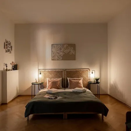 Spacious And Relaxed 2br Ap For Friends And Families Lägenhet