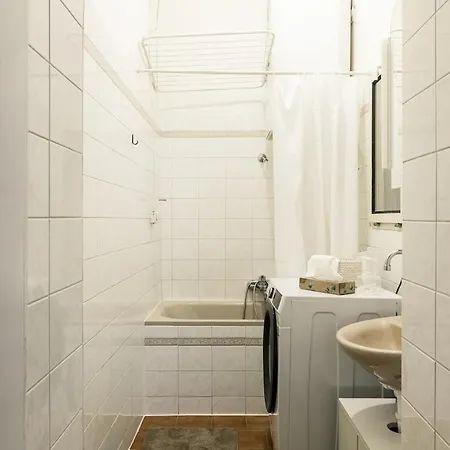 Spacious And Relaxed 2br Ap For Friends And Families * Πράγα